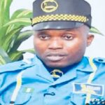 Security Guard Earns Praise After Returning Misplaced $9,100 at A Bank In Lagos